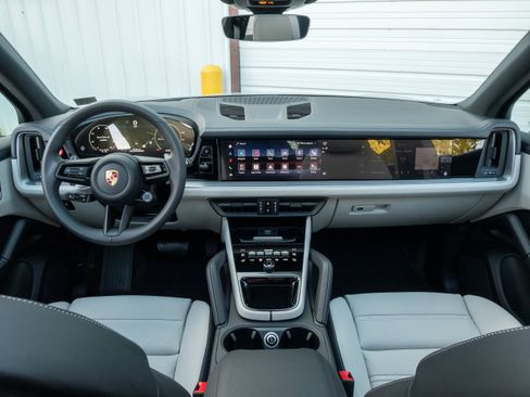 New 2026 Porsche Cayenne AWD/4WD image 22
