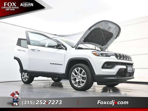 Used 2023 Jeep Compass Latitude AWD/4WD image 35