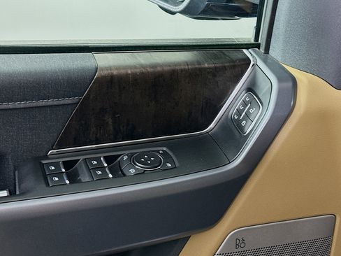 Used 2021 Ford F150 Lariat w/ Equipment Group 501A Mid image 15