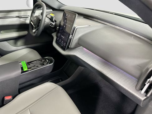 New 2025 Volvo EX30 Plus w/ Protection Package Premier image 29