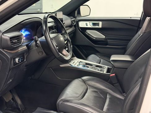 Used 2023 Ford Explorer Platinum w/ Technology Package image 31