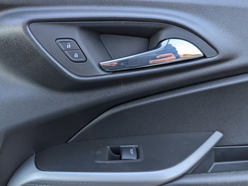 Used 2024 Chevrolet Trax LS w/ LS Convenience Package image 21