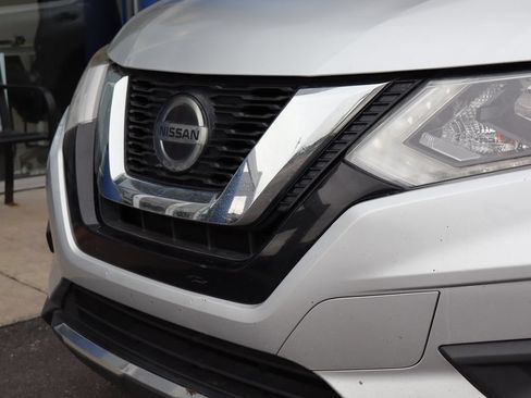 Used 2018 Nissan Rogue S AWD/4WD image 24