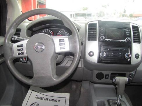Used 2018 Nissan Frontier SV RWD image 18