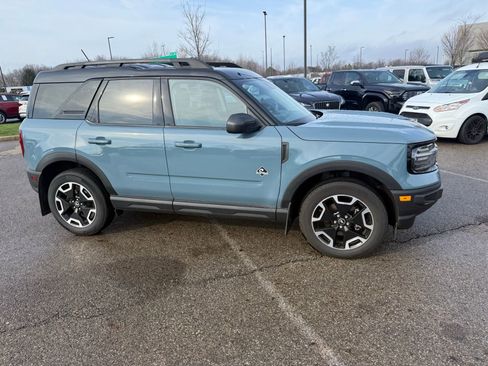 Used 2023 Ford Bronco Sport Outer Banks image 4
