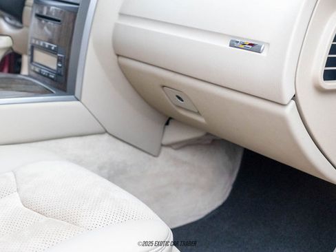 Used 2007 Cadillac XLR V image 43