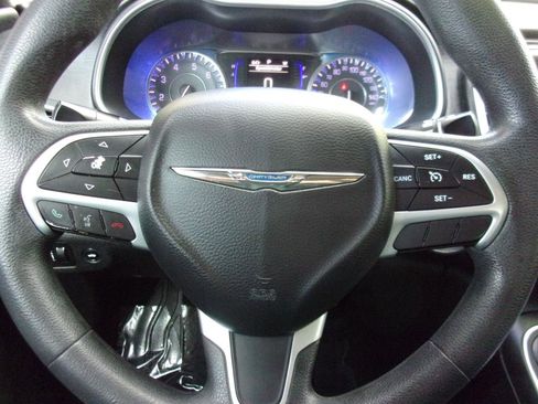 Used 2016 Chrysler 200 Limited FWD image 15