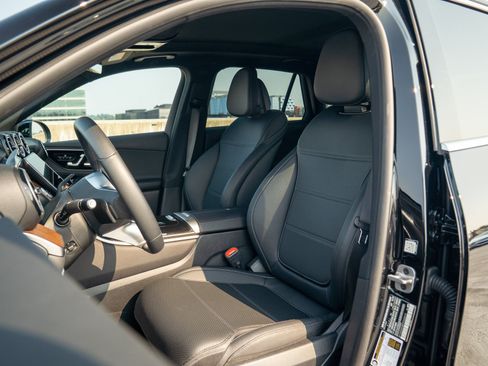 Certified 2026 Mercedes-Benz GLC 300 4MATIC image 25