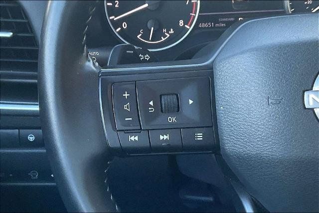 Used 2025 Nissan Rogue SV FWD image 11