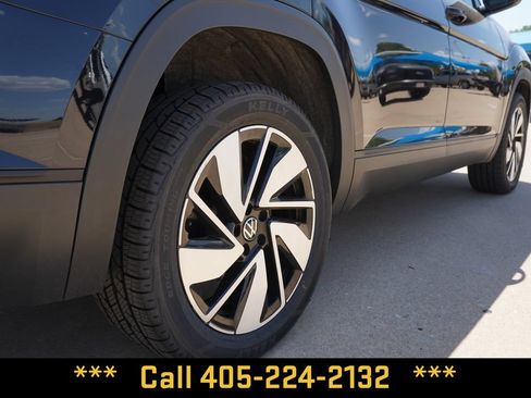 Used 2025 Volkswagen Atlas SE FWD image 7