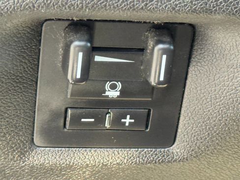 Used 2013 GMC Yukon XL Denali image 20