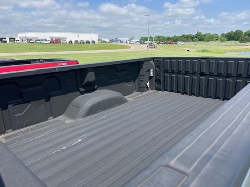 Used 2024 Chevrolet Silverado 2500 LTZ w/ LTZ Convenience Package image 8