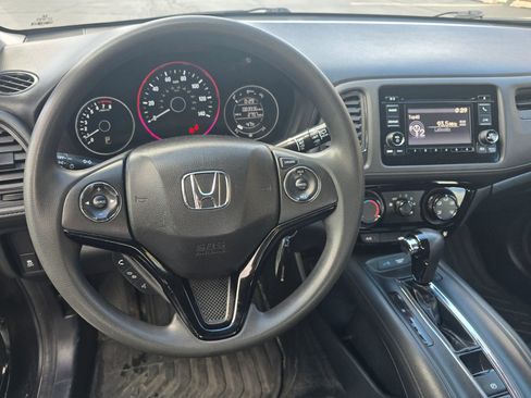 Used 2016 Honda HR-V LX image 19