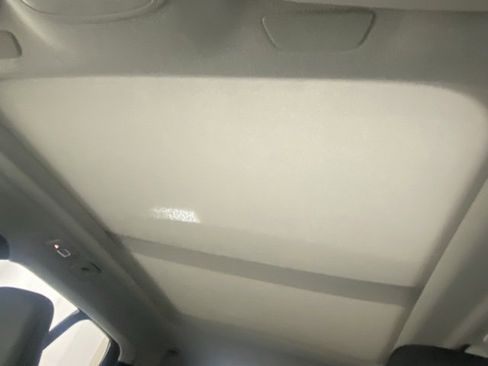 Certified 2025 Volvo XC40 B5 Core image 28