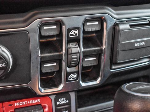 Used 2021 Jeep Gladiator Rubicon image 14