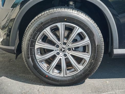 Used 2024 Mercedes-Benz GLC 300 image 9