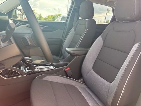New 2026 Chevrolet TrailBlazer LT w/ LT Cold Weather Package FWD image 14