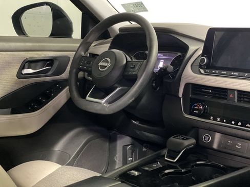 Used 2023 Nissan Rogue SV FWD image 10