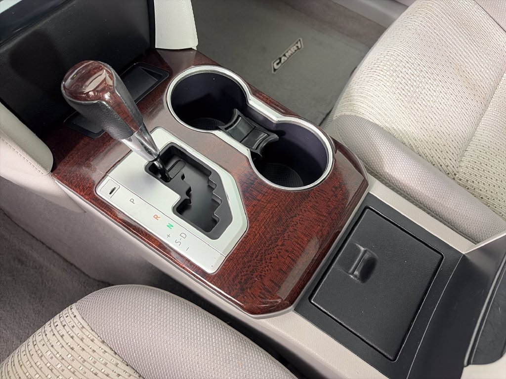 Used 2013 Toyota Camry XLE w/ Convenience Pkg FWD image 22
