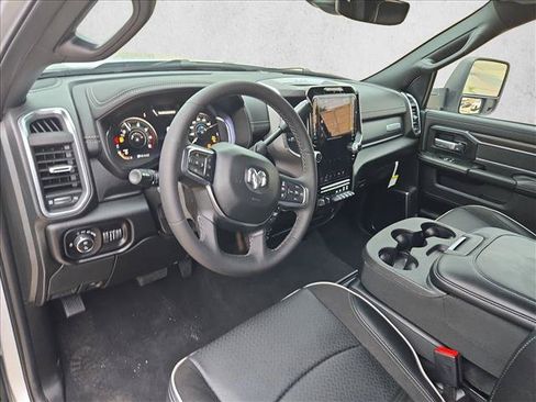 Used 2026 RAM 2500 Laramie AWD/4WD image 10