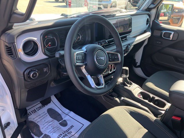 Certified 2025 Jeep Wrangler Unlimited Sahara AWD/4WD image 15