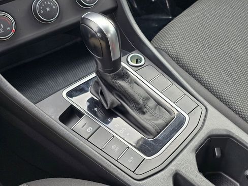 Used 2019 Volkswagen Jetta S image 33