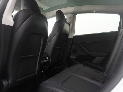 Used 2023 Tesla Model Y Long Range image 18