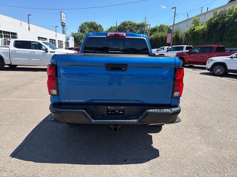 Used 2024 Chevrolet Colorado Z71 w/ Z71 Convenience Package 2 AWD/4WD image 8