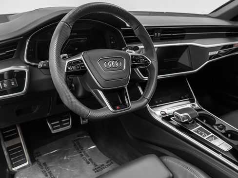 Used 2025 Audi RS 7 Performance image 12