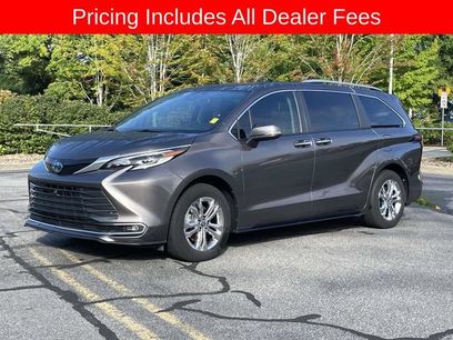 Used 2023 Toyota Sienna Platinum