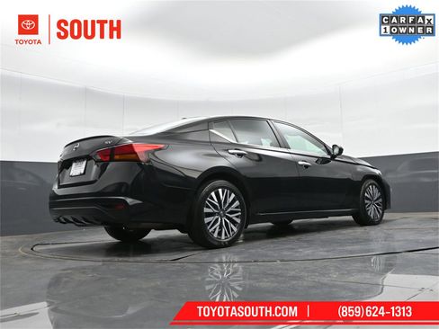 Used 2024 Nissan Altima 2.5 SV image 30