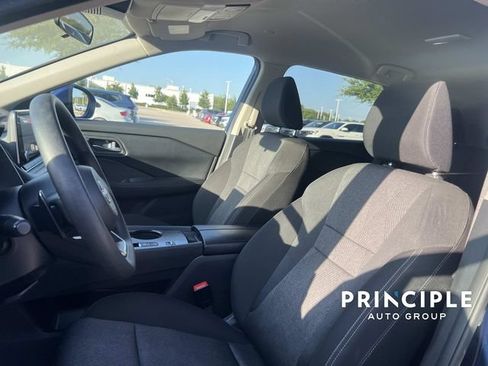 Used 2024 Nissan Rogue SV FWD image 13