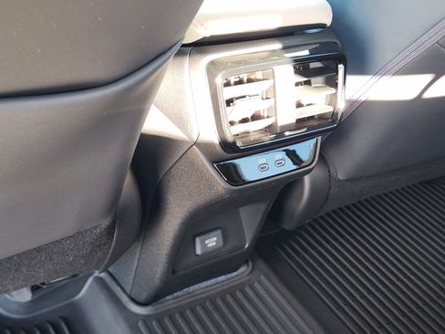 Used 2024 Lexus RZ 450e Premium image 37