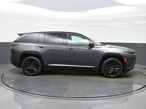 Used 2024 Jeep Wagoneer Launch Edition image 7