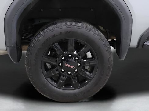 Used 2025 GMC Sierra 2500 AT4 w/ Technology Package image 34