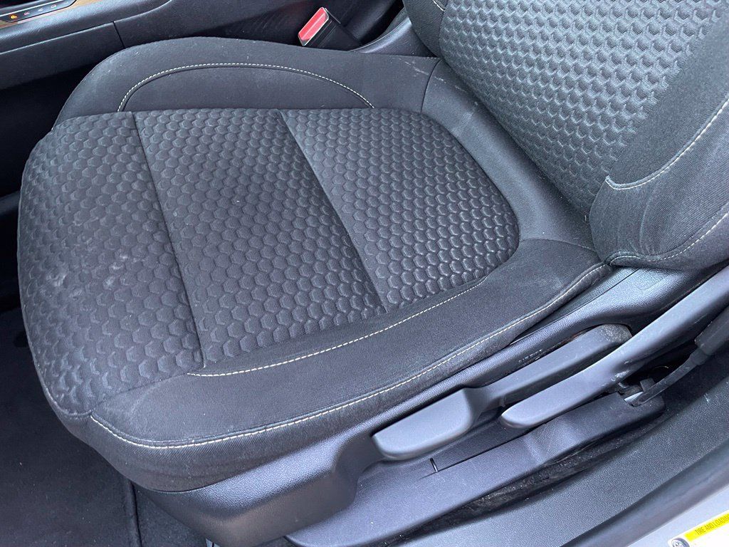 Used 2019 GMC Acadia SLE FWD image 25
