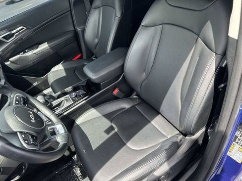 Used 2024 Kia Sportage EX FWD image 15