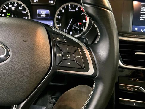 Used 2019 INFINITI QX30 LUXE w/ Navigation Package image 24