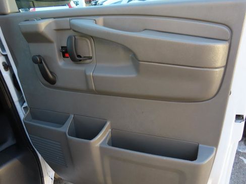 Used 2013 Chevrolet Express 2500 image 12