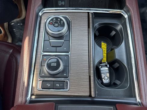 Used 2024 Ford Expedition Max Limited AWD/4WD image 18