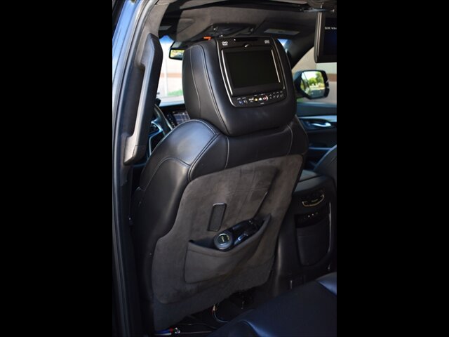 Used 2017 Cadillac Escalade Platinum AWD/4WD image 20