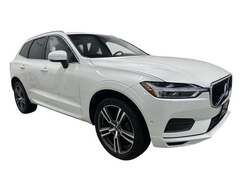 Used 2019 Volvo XC60 T5 Momentum w/ Multimedia Package AWD/4WD image 4