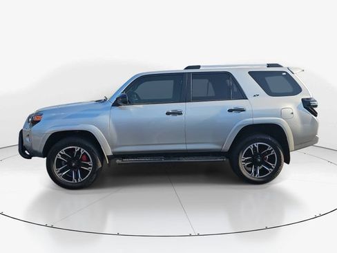 Used 2022 Toyota 4Runner SR5 RWD image 6
