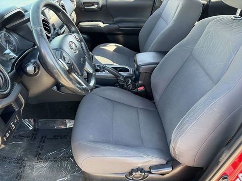 Used 2018 Toyota Tacoma TRD Sport w/ Technology Package image 20