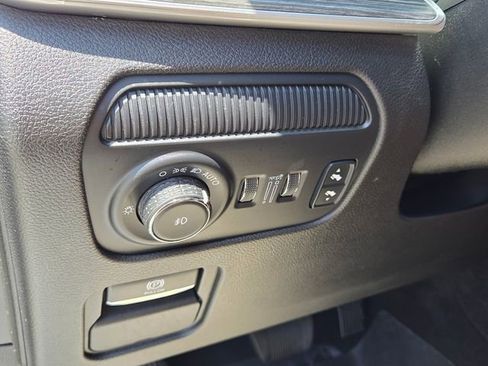 Used 2024 Jeep Wagoneer Series II w/ Flexible Seating Group RWD image 27