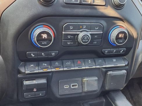 Used 2020 Chevrolet Silverado 1500 High Country w/ Technology Package AWD/4WD image 10