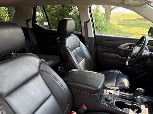 Used 2018 Chevrolet Traverse LT w/ LPO, Floor Liner Package AWD/4WD image 38