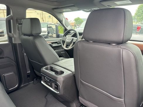New 2025 GMC Sierra 2500 Denali w/ Denali Reserve Package image 28