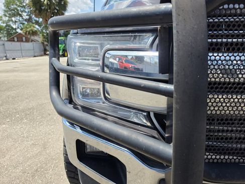 Used 2019 Ford F150 Lariat w/ Equipment Group 502A Luxury AWD/4WD image 7