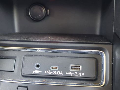 Certified 2025 Subaru Ascent Premium w/ Premium Package image 30